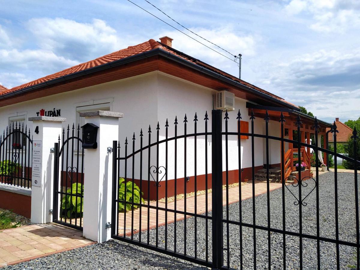 Tulipan Vendeghaz Apartment Sarospatak Exterior photo