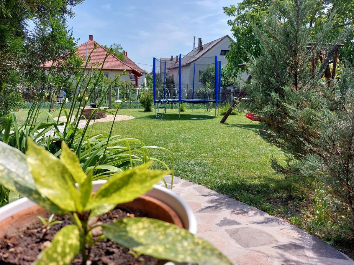 Tulipan Vendeghaz Apartment Sarospatak Exterior photo