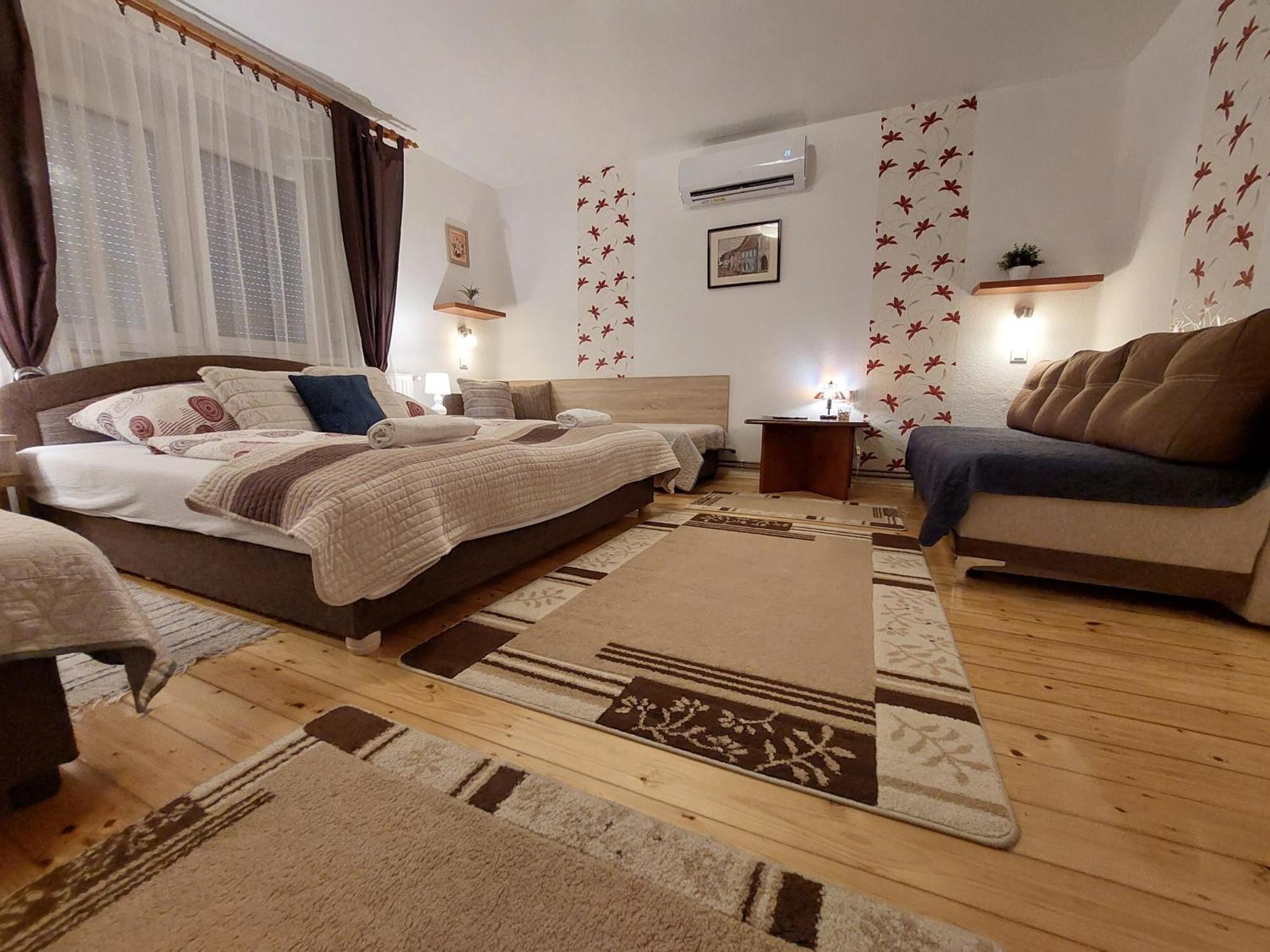 Tulipan Vendeghaz Apartment Sarospatak Exterior photo